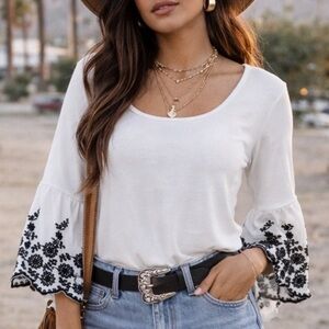 White boho chic tunic with embroidered bell sleeves